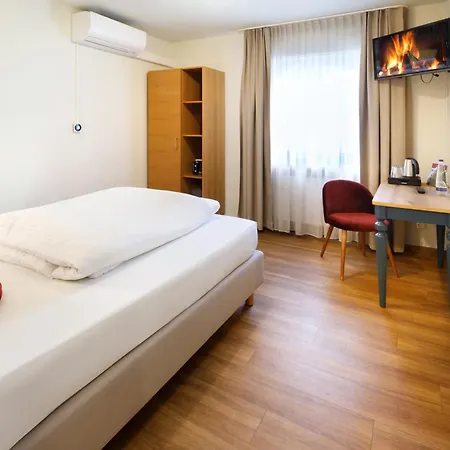 Rosi Boutique 3*