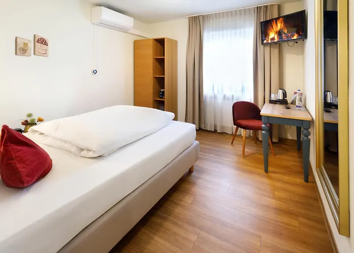 Rosi Boutique 3*